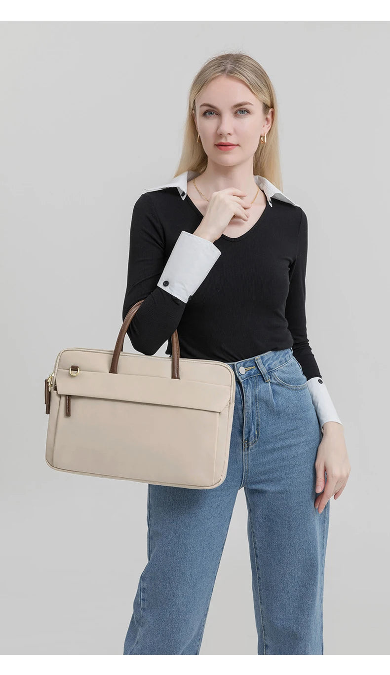 SleekSafe Water-Resistant Laptop Bag – Modern and Practical Laptop Sleeve
